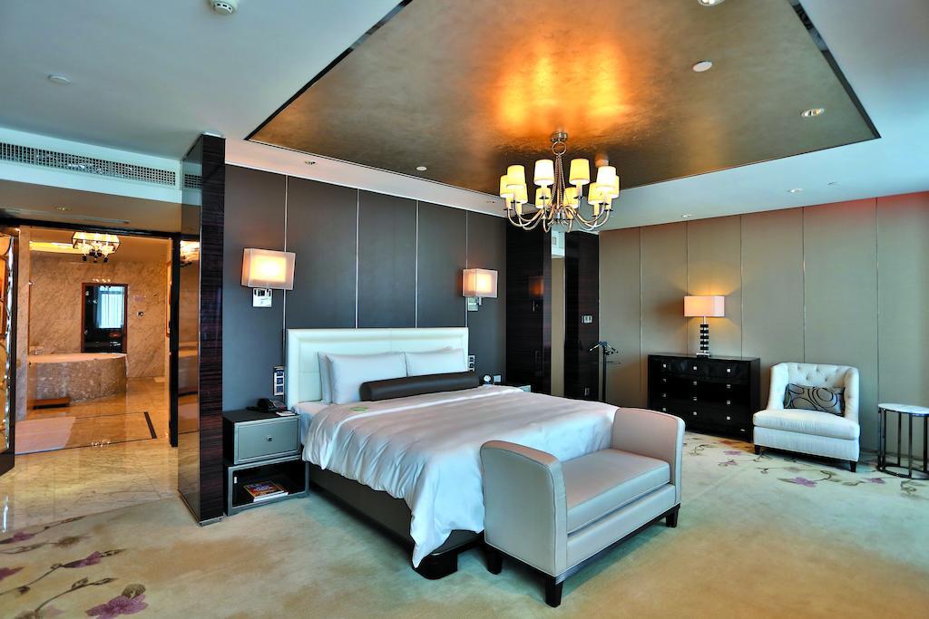 Howard Johnson Kaina Plaza Changzhou Чанчжоу Экстерьер фото